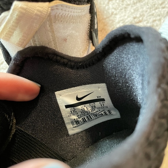 Nike Lebrun Witness Sneakers Kids - Picture 5 of 5